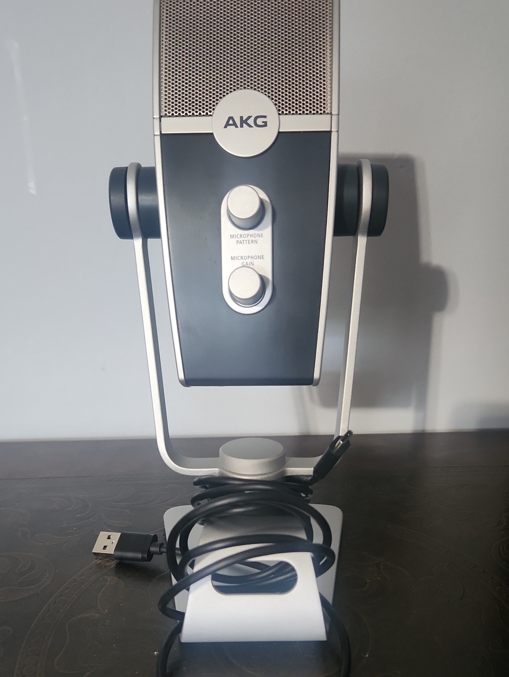 AKG USB Desktop Microphone in Silver and Blue